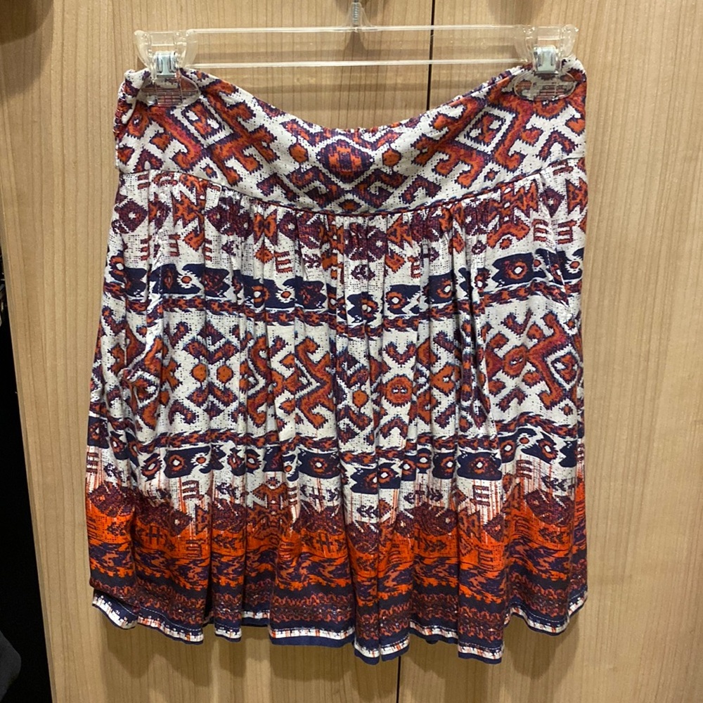 Boho print skirt with pockets!! Size M.